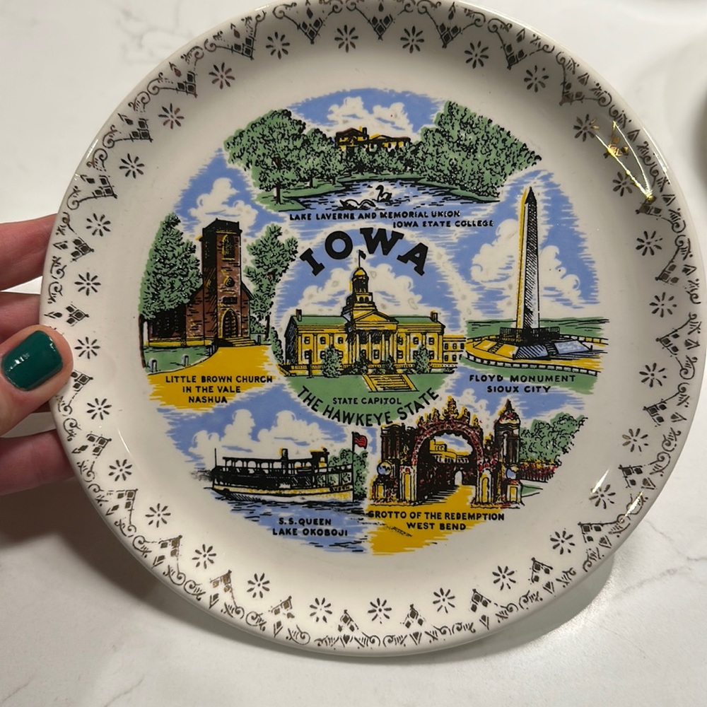 Vintage Iowa Souvenir Plate